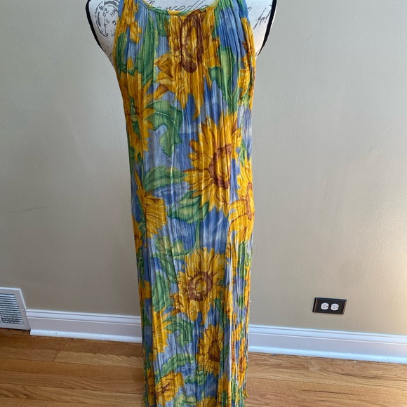 Starina Midi Dress - Picture 2 of 5